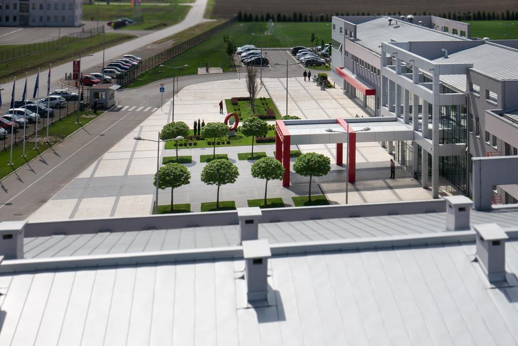 Hotel Srbija Lux Stara Pazova Exterior foto